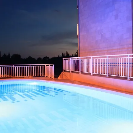 Grand Pinea Apartment