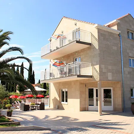 Grand Pinea Apartment